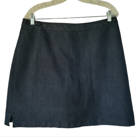Banana Republic Dresses & Skirts - Banana Republic Jean Skort Dark Wash Size 14